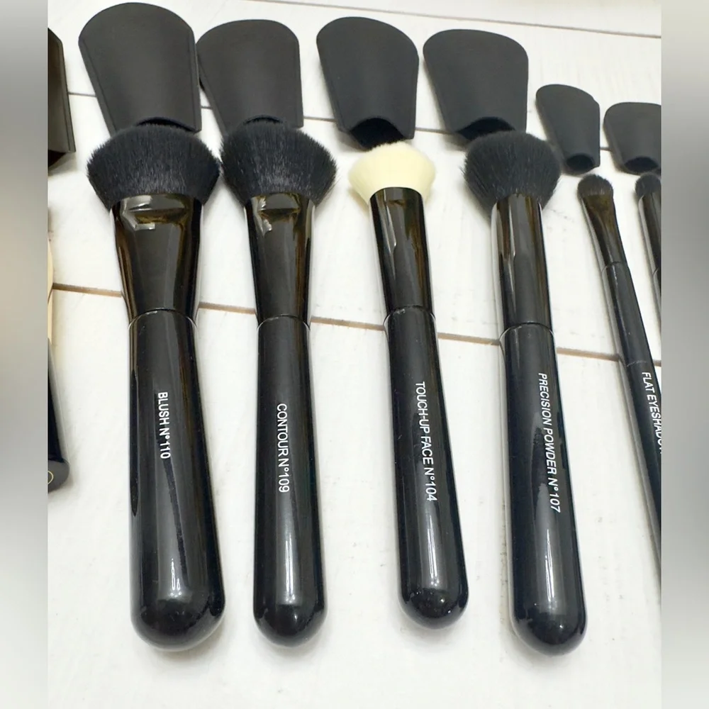 NEW Chanel Takeaways Makeup Bag & Makeup Brush Bundle
